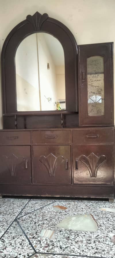 Dresser with 3 drawer 3 cabinet 1 stock shelf 1 mirror