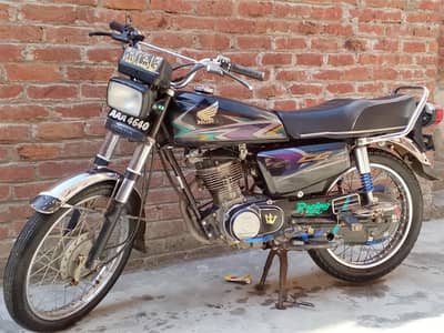 1. lac. 30. hazar price h 20 model Honda h mene bs 2 Saal use kiyaa h