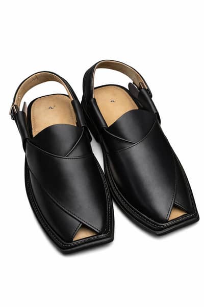 CRAFTED PESHAWARI CHAPPAL