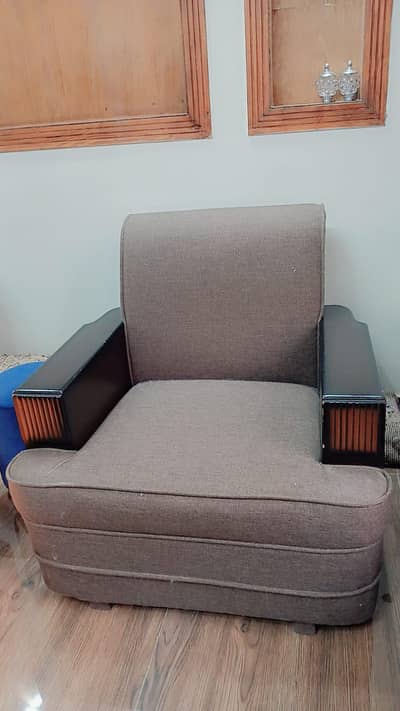 “Comfort Meets Style – Sofa Set Available”