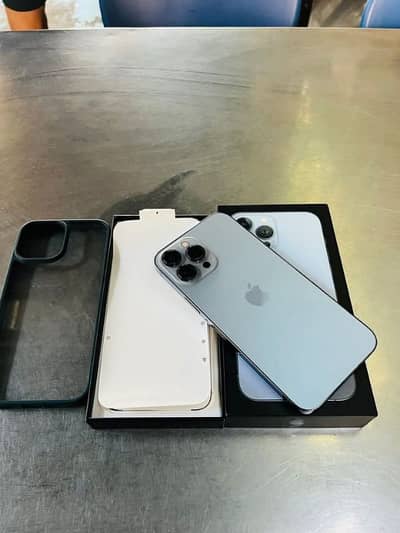 iPhone 13 pro max with full box for sale me no repair