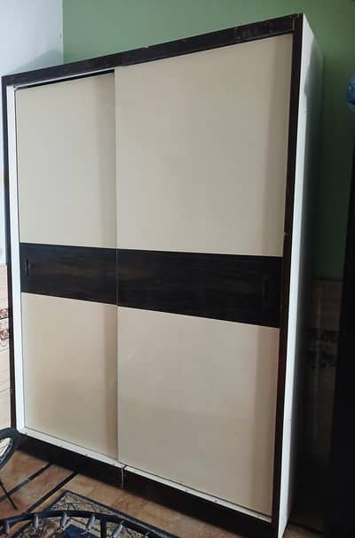 Luxury Sliding Door Wardrobe – High Gloss Acrylic