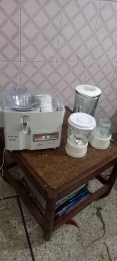 jvery good condition juicer machine for sale very light home use
