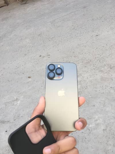 I am selling my 13 pro urgently