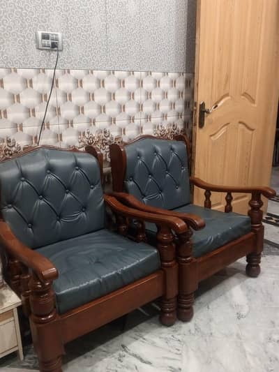 5 seater sofa set / Excellent Condition | Drawing Room Sofa