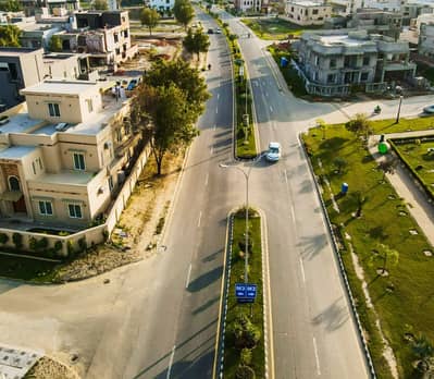 10 Marla Park Facing Prime Location Plot For Sale In Lake City M-3 Ext 1