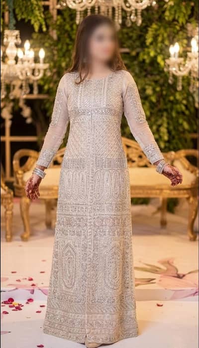 very beautiful Maxi for sale only serious buyer  wore only once New