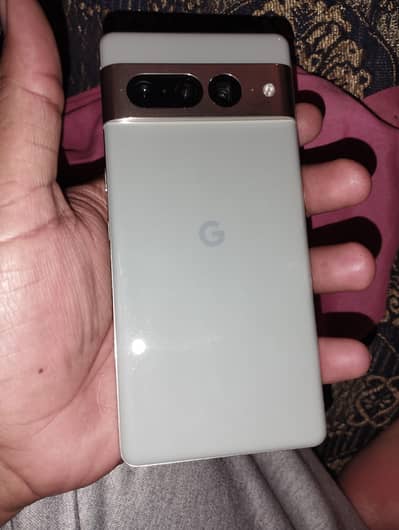 Google pixel 7pro 10/10 Read Ad