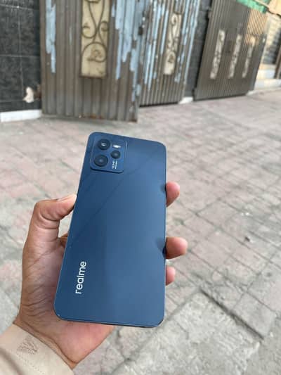 Realme C35