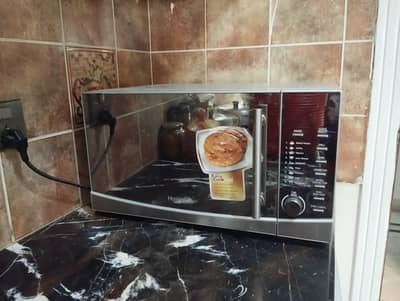 Haier microwave oven for sale excellent condition