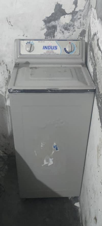 drayer bohat achi condition hai itni use nai huie