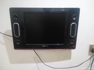 Tv lcd 17 inch . . .