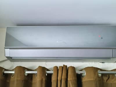 GREE Non Inverter 1.5 Ton AC (GS-18CZ9)