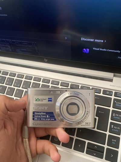 Sony cybershot camera full clean and genuine without charger
