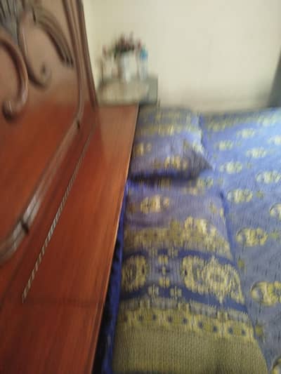 bed/ wooden bed/*mazboot bed hay bilkul hilta nae hay