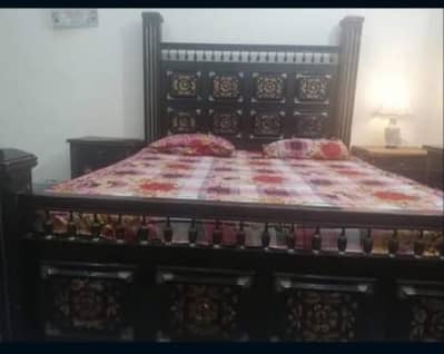 Bed with one side draw and dressing