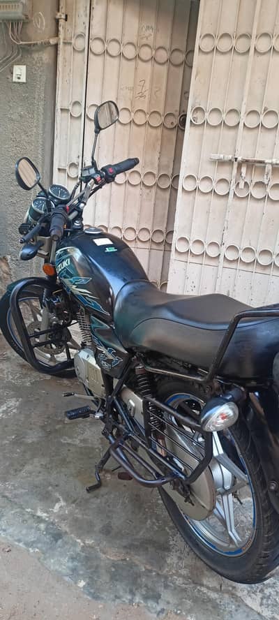 Suzuki GS 150 SE
