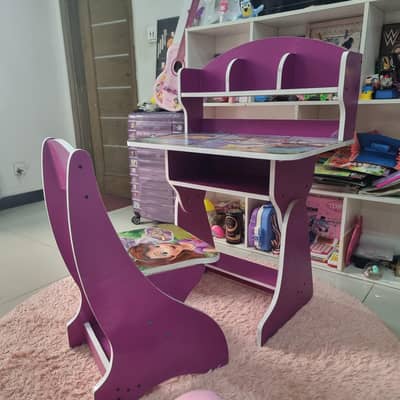 Kids study table and chair