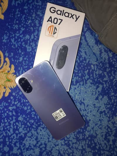 mobile sale kar Raha hai paise ki need hai