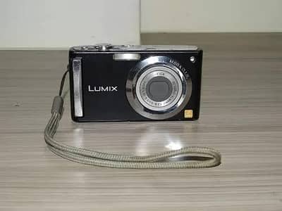 Panasonic Lumix DMC-FS3 Digital Camera, (battery Sath nahi hai)