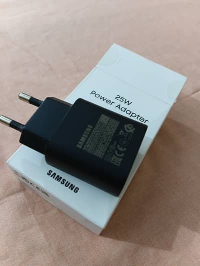 Samsung 25W Chargeur Made In Vietnam