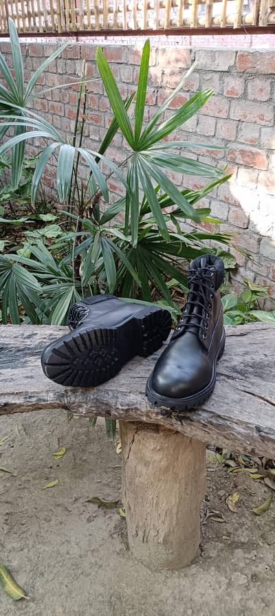 Original Timberland Waterproof Leather Boots - Size 9M (Unused)