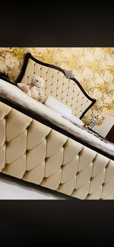 Royal style luxury Bedroom Set for Sale. 