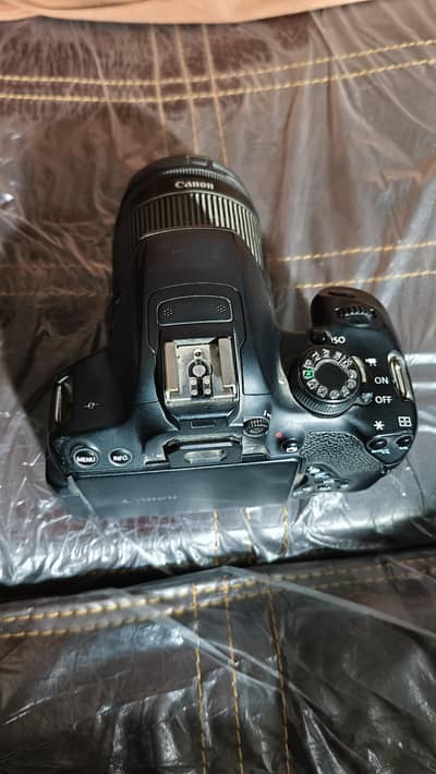 Canon Model D700