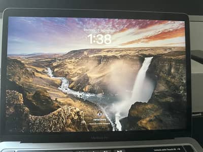 MacBook Pro - 13 inch - 2020 - 16gb Ram - 1TB SSD
