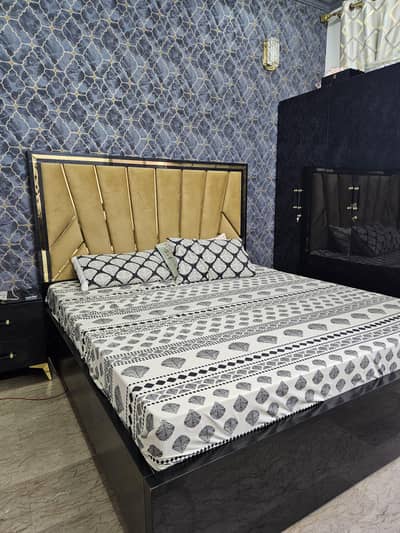 highgloss bedroom set  with wardrobe & dressing table