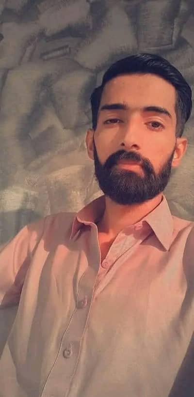 mujy apna lia driver ki job chayia