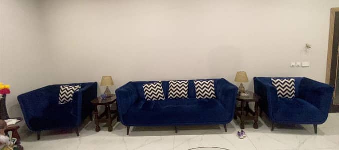 3 sofas lush in condion