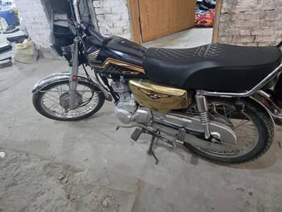 Honda 125 Gold edition Black clr  Good condition All Documents Clear