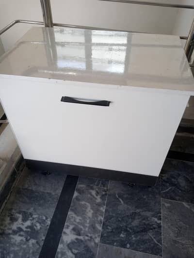 Sewing machine table n chair