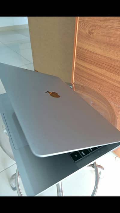 Mac Book/ 2016 Pro/ i5/ 16-512