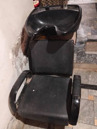 mirrors, facial bed and shower unit for saloon