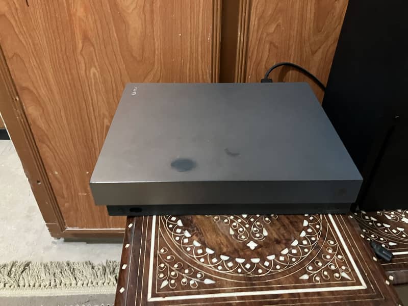 Xbox one X 7