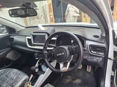kia stonic+