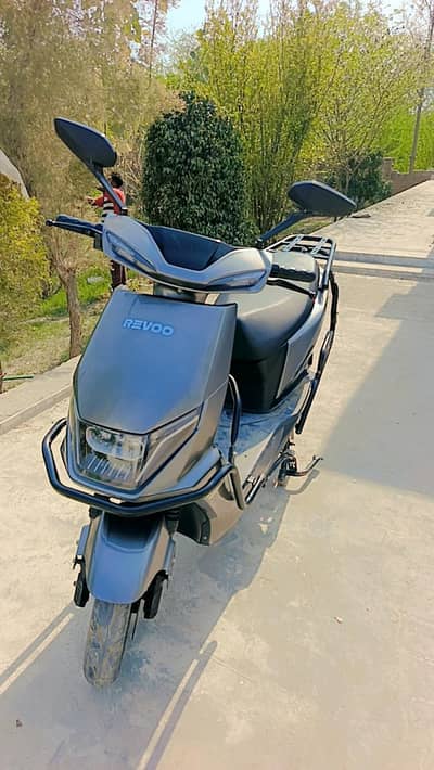 REVOO Electric Bike