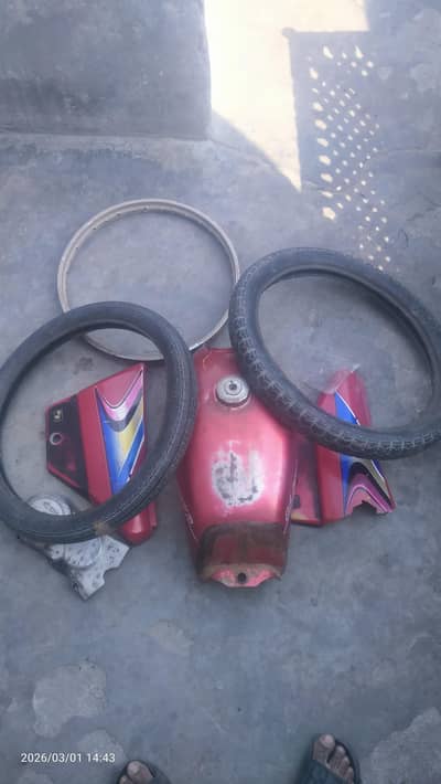 Honda cd70 model 2010 orijnal Tanki tapey tyres frant chakka