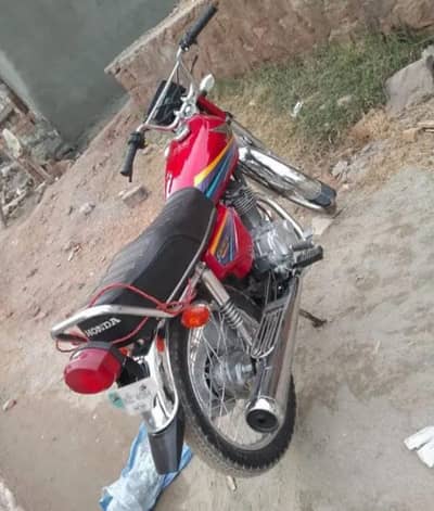 Honda 125cc model 2011 for sale call me-03460421993