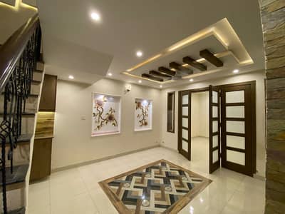 Stunning 7 Marla House with Modern Design Available for Rent