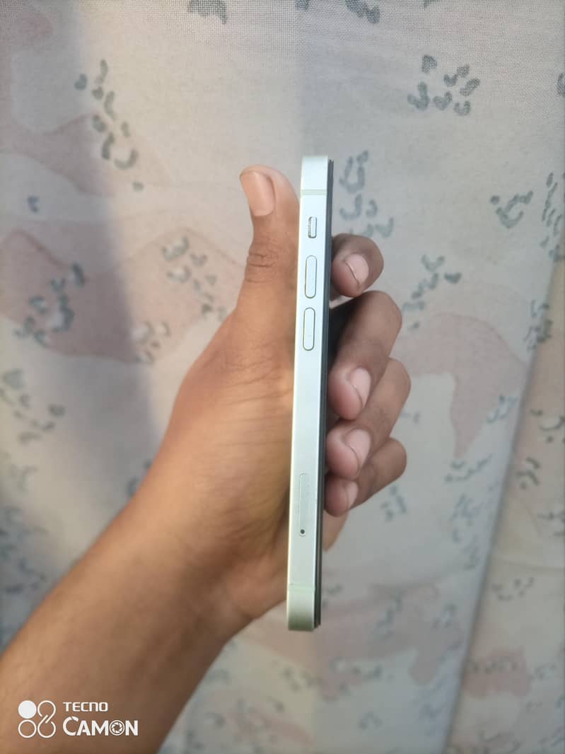 iphone 12 mini 4