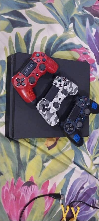 PS4 Slim Jailbreak 500GB + 1TB External | 32–34 Games | 3 Controllers