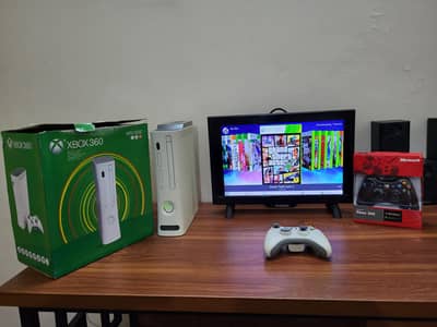 XBOX 360 Jailbreak for sale with 2 Controllers 320GB Hard drive 10/10