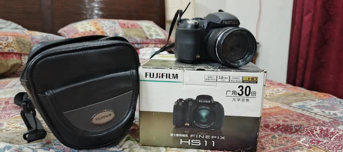 Fujifilm finepix hs11 brand new cam for urgent sale
