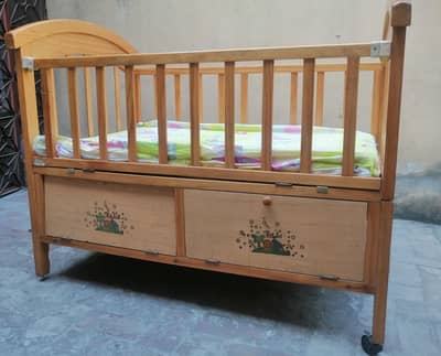Beautiful & Export Quality Baby Bed & Tea Trolly available for sell