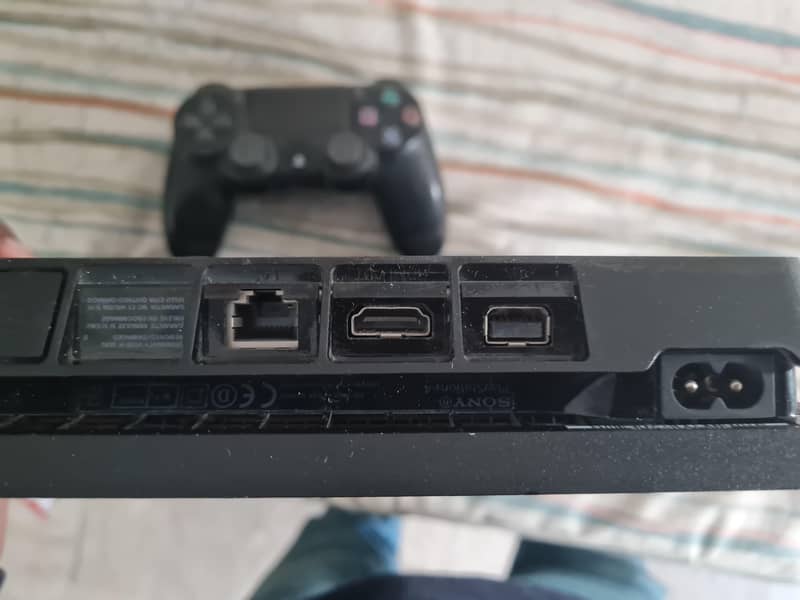 ps4 slim 2