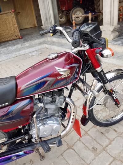 honda 125 condition 10/10  urgent sale only serious buyer content me