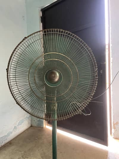 Good Condition Pedestal Fan